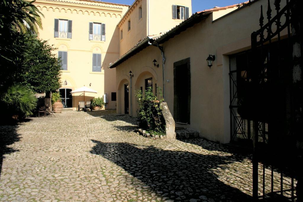 Agriturismo Castello Santa Margherita Cori Exterior foto